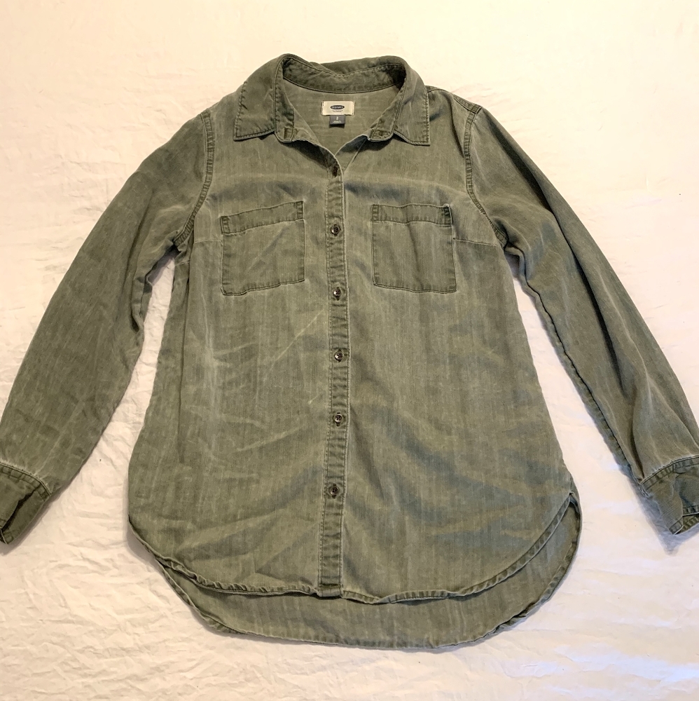 Old Navy Long-Sleeved Shirt